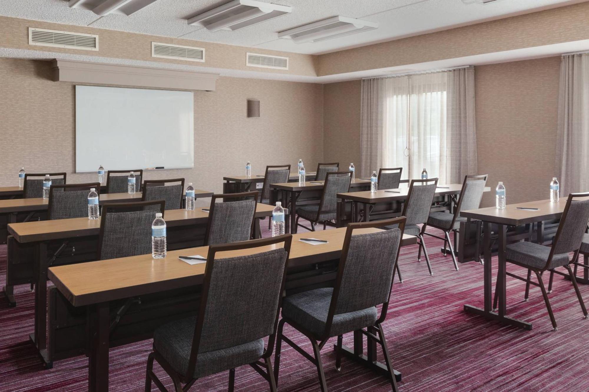Courtyard Philadelphia Уиллоу-Гров Экстерьер фото